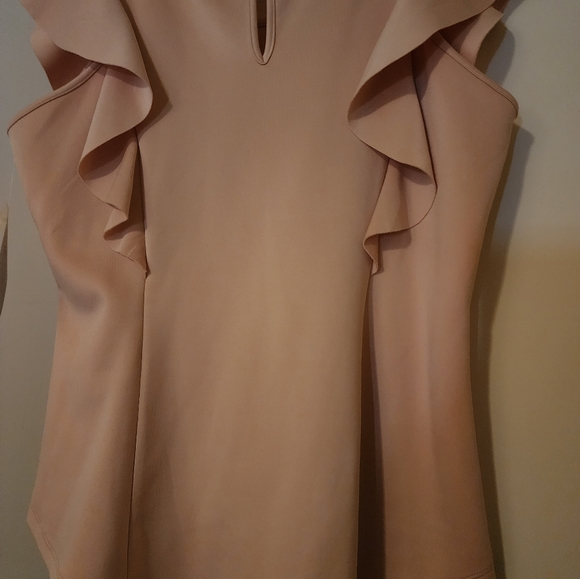 Ruffled Top 🍑 - Picture 2 of 3